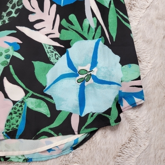 ✨️CL Loft Outlet Geometric Floral Print Sleevless Blouse Size S - Picture 8 of 12